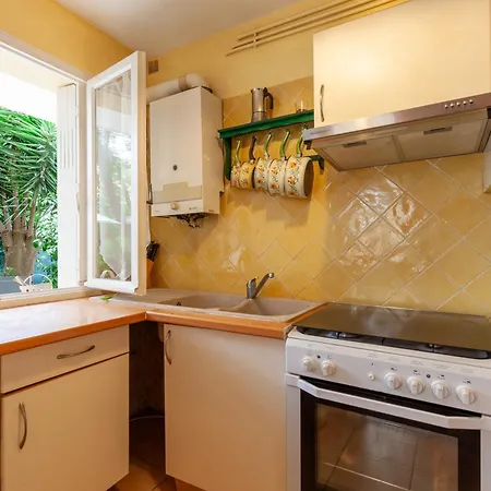 Dans Cadre De Verdure