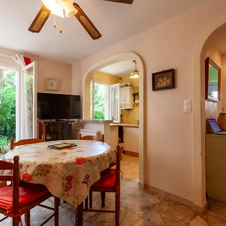 Dans Cadre De Verdure * La Seyne-sur-Mer